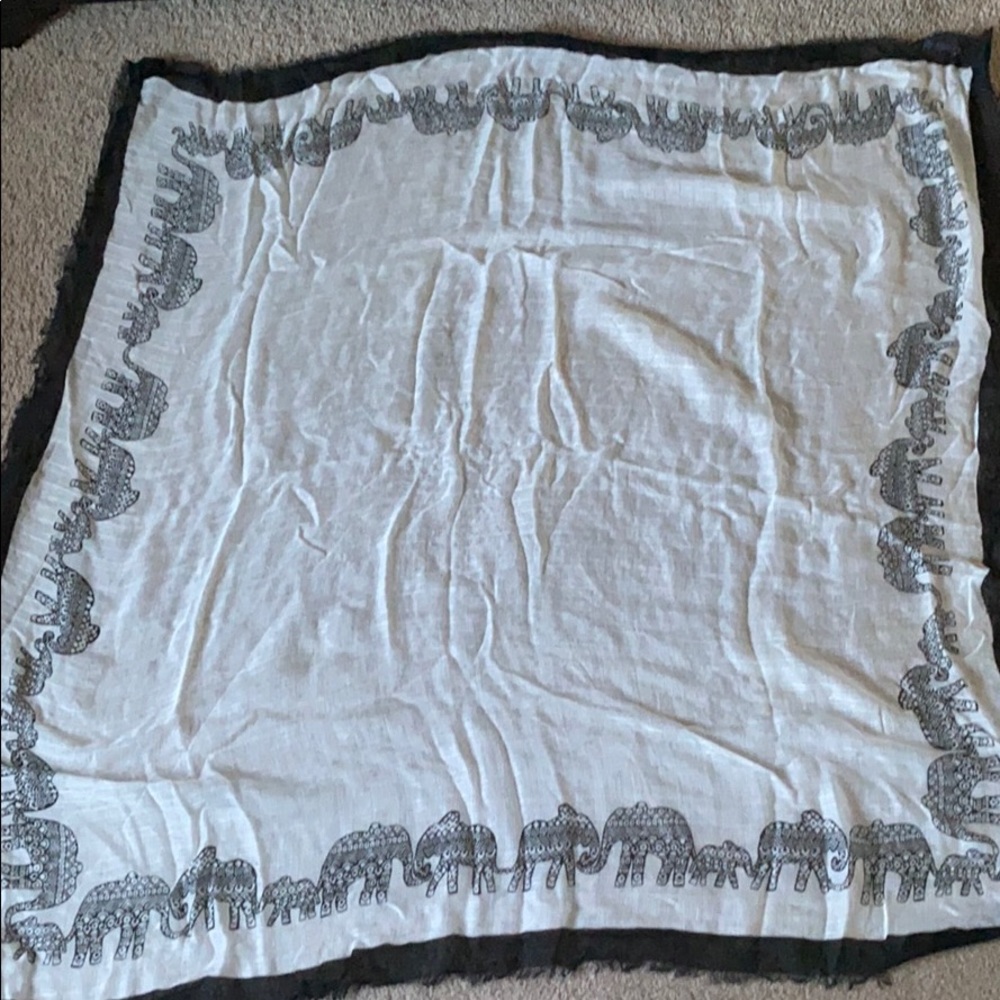 Elephant scarf - Picture 2 of 3